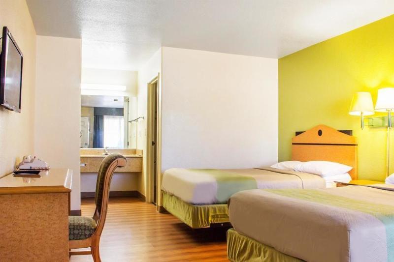 Infinity Inn & Suites Tempe Dış mekan fotoğraf